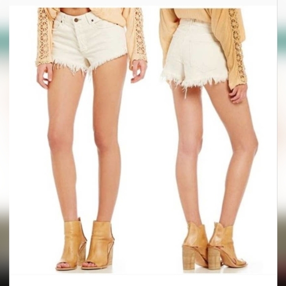 Free People we the free soft relaxed framed raw cut hem shorts worn white 28 - Picture 1 of 14